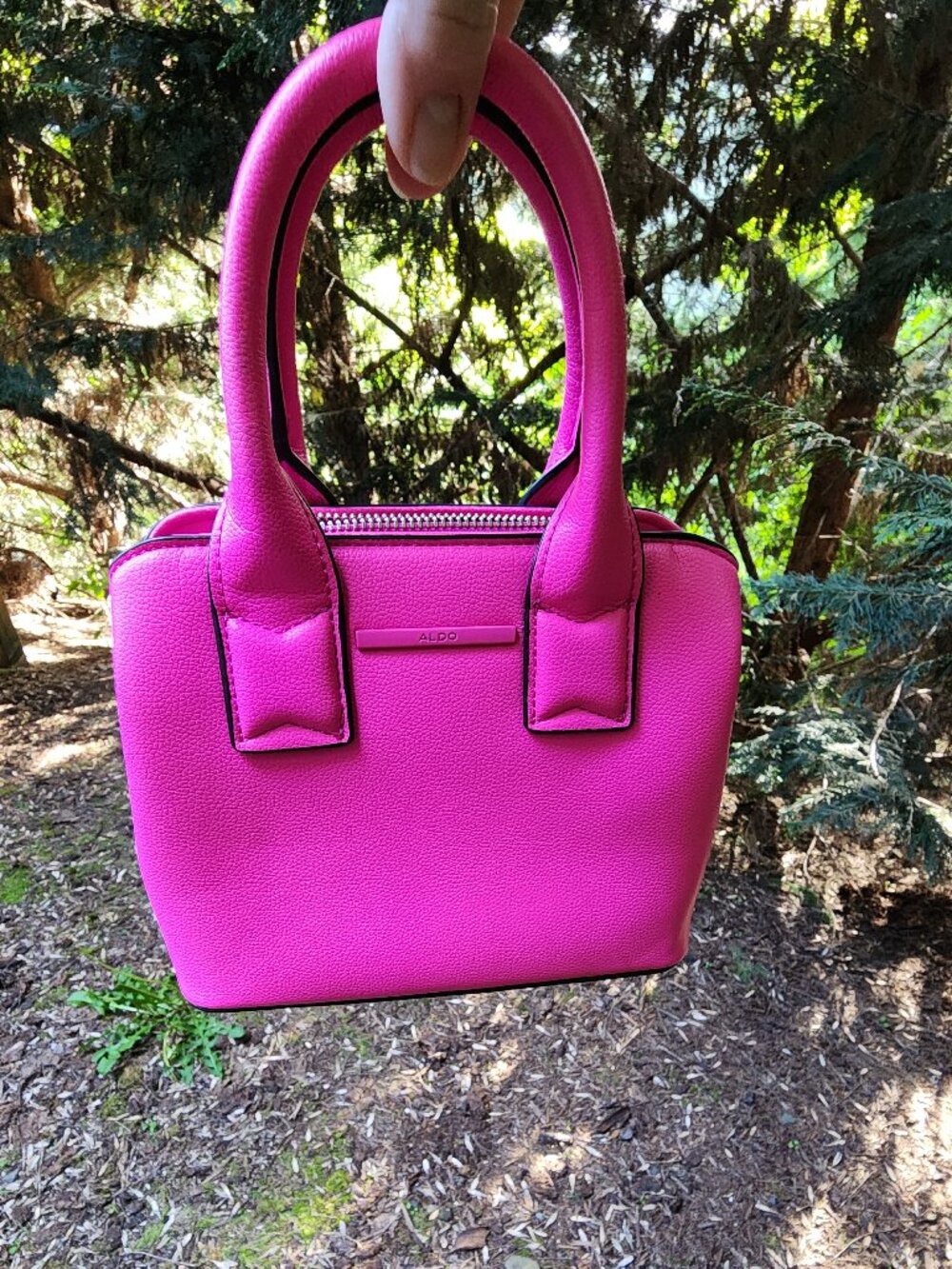 GUC Aldo small neon Pink handbag with pockets galore 💗 🛍